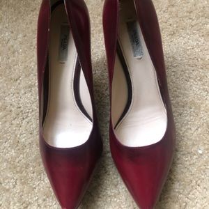 Prada size 40– burgundy with an underlying black